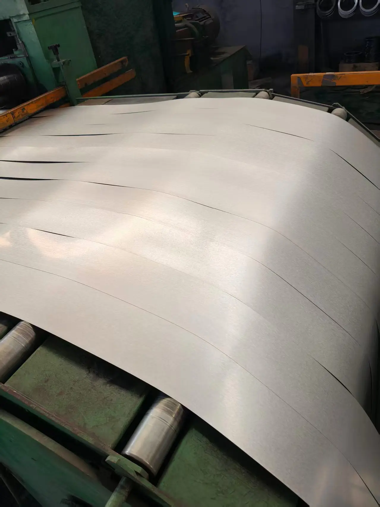 Aluminum-coated zinc strip-bomis